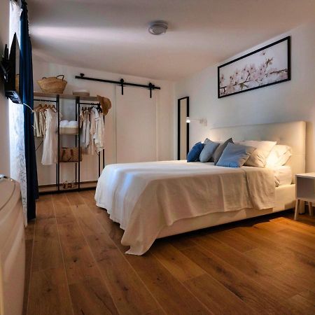 Diomira Apartment タオルミーナ エクステリア 写真